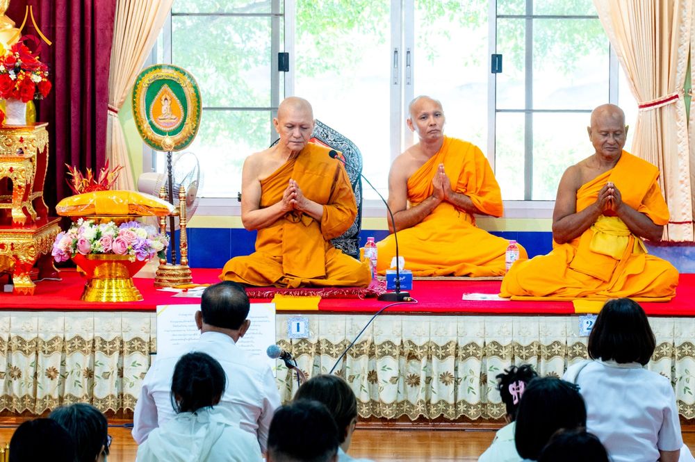 ภาพ No.195687:พิธีทอดผ้าป่าทำนุบำรุงศาสนสถาน ณ วัดคู้สลอดวุฒิโสภณ ต.คู้สลอด อ.ลาดบัวหลวง จ.พระนครศรีอยุธยา ในโครงการธรรมยาตรา กตัญญูบูชา มหาปูชนียาจารย์ พระมงคลเทพมุนี(สด จนฺทสโร) พระผู้ปราบมาร อนุสรณ์สถาน 7 แห่ง ปีที่ 13 วันที่ 13 มกราคม พ.ศ. 2568