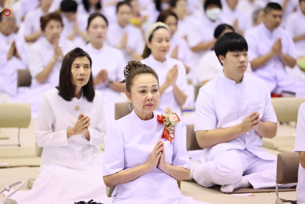 ภาพ No.323646:วันที่ 22 เมษายน พ.ศ.2569(วันคุ้มครองโลก) งานถวายมหาสังฆทาน 40,000 กว่าวัดทั่วประเทศ พิธีภาคสาย ปฏิบัติธรรม ,  พิธีมอบปัจจัยช่วยเหลือครู 4 จังหวัดชายแดนภาคใต้