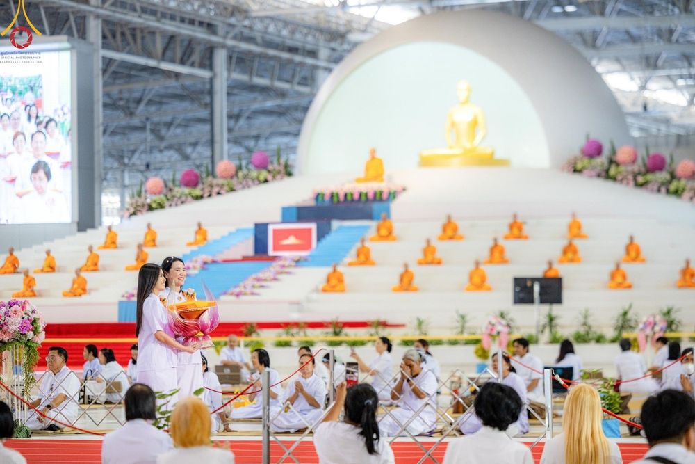 ภาพ No.177963:พิธีทอดผ้าป่าต้นสมบัติจักรพรรดิ ในวันอาทิตย์ที่ 1 ธันวาคม พ.ศ. 2567 ณ สภาธรรมกายสากล วัดพระธรรมกาย