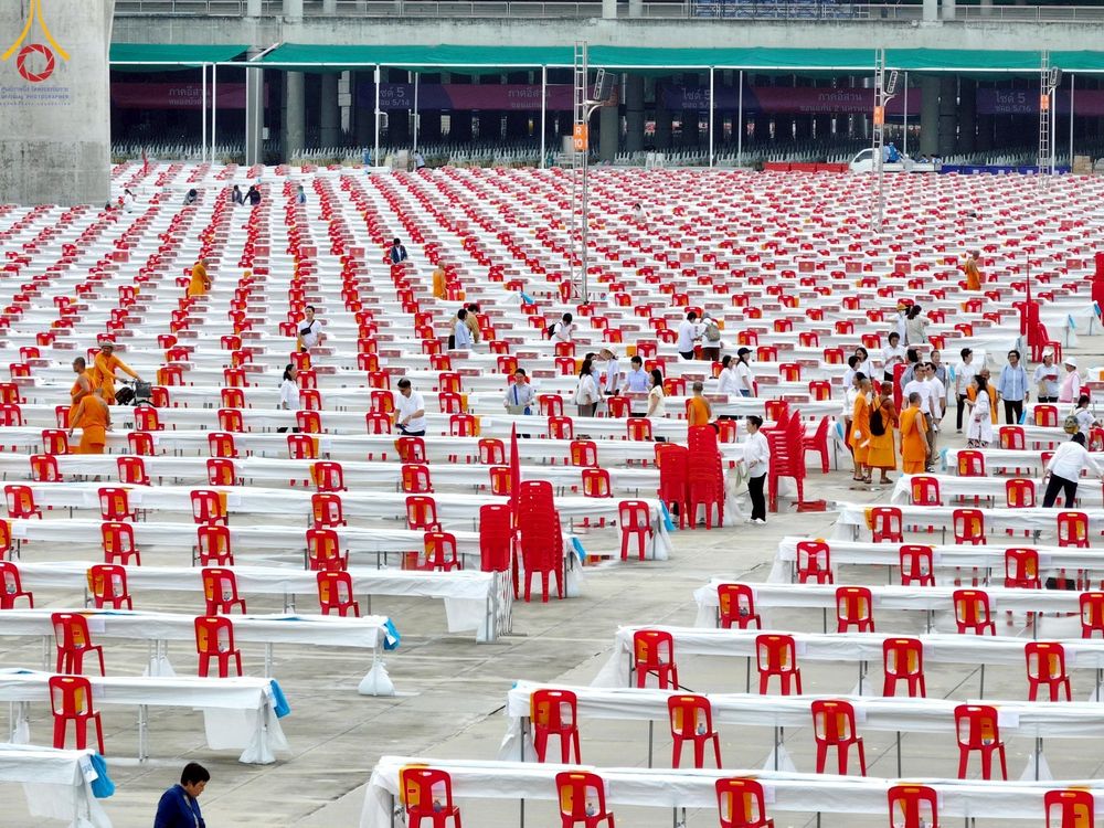 ภาพ No.218934:วันที่ 18-20 เมษายน พ.ศ. 2568 การเตรียมงานในลานธรรม , วิหารคด เพื่องานวันคุ้มครองโลก 22 เมษายน พศ. 2568