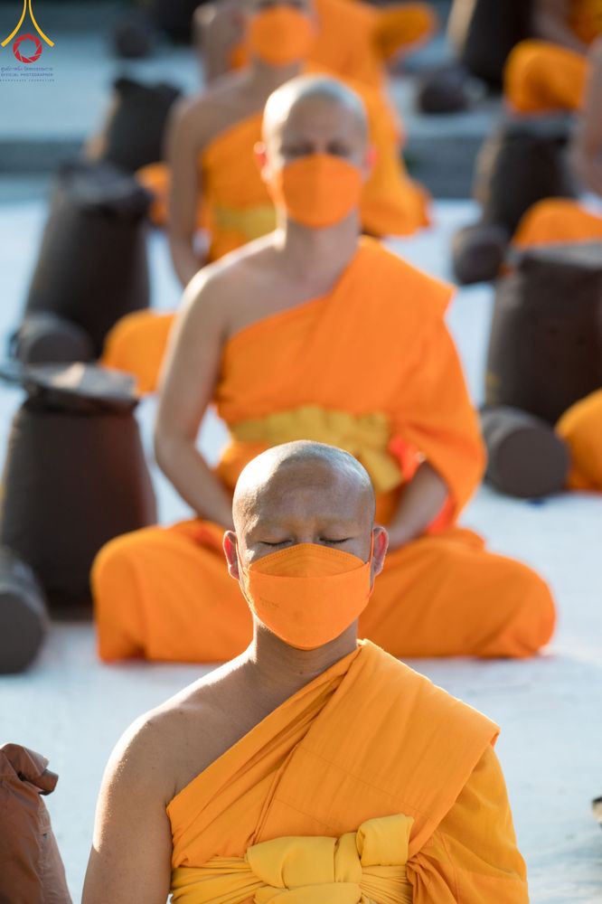 ภาพ No.104387:พระธรรมยาตราร่วมปฏิบัติธรรม และถ่ายภาพหมู่ประวัติศาสตร์ หน้ามหาวิหารพระมงคลเทพมุนี วันที่ 27 ธันวาคม พ.ศ. 2566