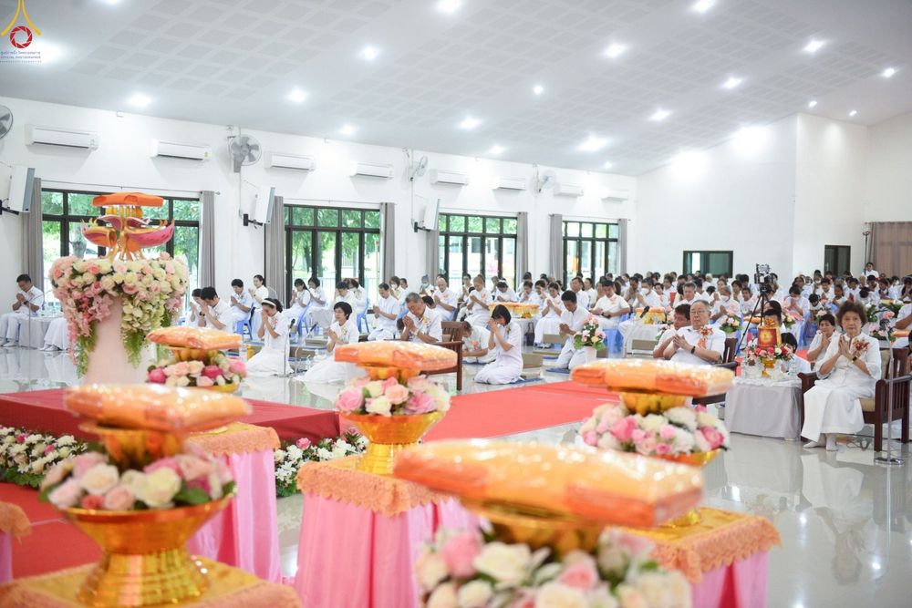 ภาพ No.261567:วันที่ 17-18 ตุลาคม พ.ศ. 2568 พิธีเจริญพระพุทธมนต์คณะสงฆ์ 108 กลั่นแผ่นดินองค์พระเจดีย์สระบุรี สมโภชองค์กฐิน และพิธีทอดกฐิน ณ ศูนย์ปฏิบัติธรรมสระบุรี ในโครงการกฐินสามัคคีทั่วไทย 30,000 วัด บูชาธรรม 81 ปี หลวงพ่อธัมมชโย โดยคณะศิษยานุศิษย์วัดพระธรรมกาย