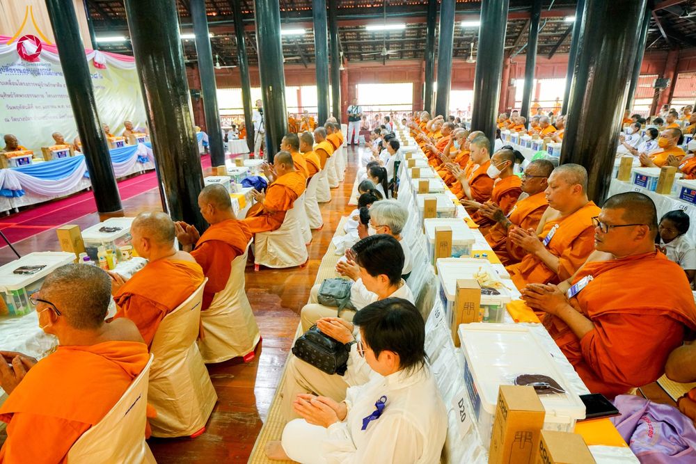 ภาพ No.202152:พิธีเจริญพระพุทธมนต์ ปฏิบัติธรรม มอบทุนการศึกษา ถวายสังฆทาน 108 วัด เพื่อถวายเป็นพุทธบูชา และขับเคลื่อนโครงการหมู่บ้านรักษาศีล 5 โดยคณะสงฆ์จังหวัดนครปฐม คณะศิษยานุศิษย์วัดพระธรรมกาย โครงการธรรมยาตรา ปีที่ 13 ณ วัดบางปลา อำเภอบางเลน จังหวัดนครปฐม