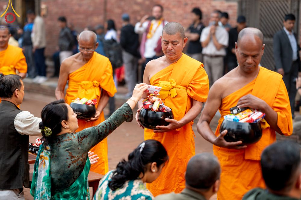 ภาพ No.317266:วันอังคารที่ 31 มีนาคม พ.ศ.2569 จาริกบิณฑบาตแห่งศรัทธา จากวัดอเชศวรสู่สี่แยกปาตันและวัดศรี ประเทศเนปาล