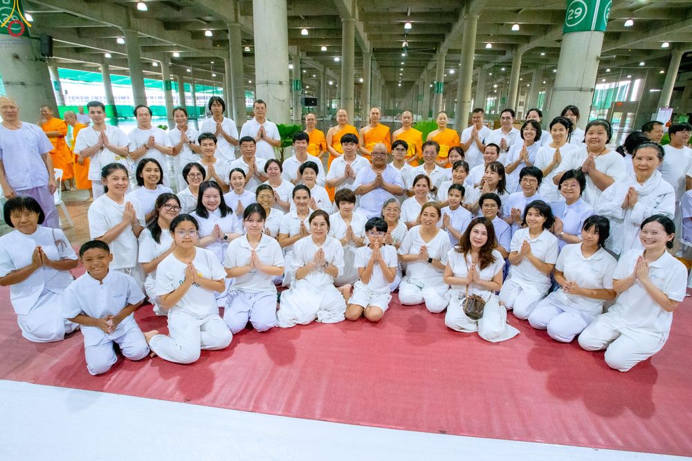 ภาพ No.333579:วันอาทิตย์ที่ 7 มิถุนายน พ.ศ.2569 พิธีตัดปอยผมและปลงผมนาคธรรมทายาท โครงการบรรพชาและอุปสมบทหมู่ธรรมทายาท รุ่นผู้บริหาร รุ่นที่ 16 ณ วิหารคด 11 วัดพระธรรมกาย