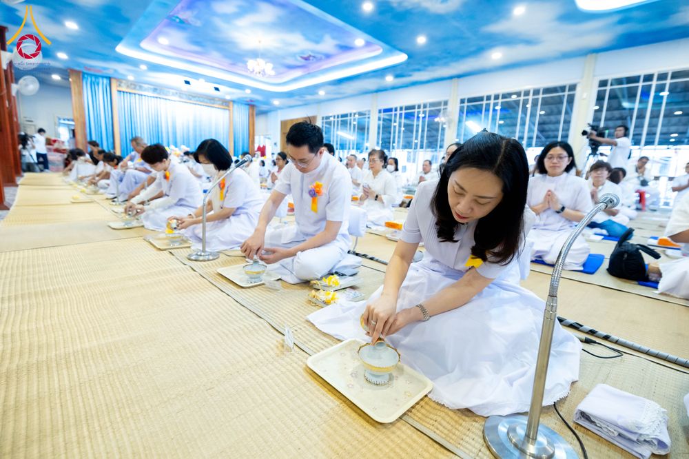 ภาพ No.294845:วันที่ 15 มกราคม พ.ศ. 2569 พิธีถวายภัตตาหารเป็นสังฆทาน แด่พระธรรมยาตรา ณ วัดโบสถ์บน ต.บางคูเวียง จ.นนทบุรี อนุสรณ์สถานลำดับที่ 4 สถานที่เกิดด้วยกายธรรม ในโครงการธรรมยาตรา กตัญญูบูชา มหาปูชนียาจารย์ พระมงคลเทพมุนี(สด จนฺทสโร) พระผู้ปราบมาร อนุสรณ์สถาน 7 แ