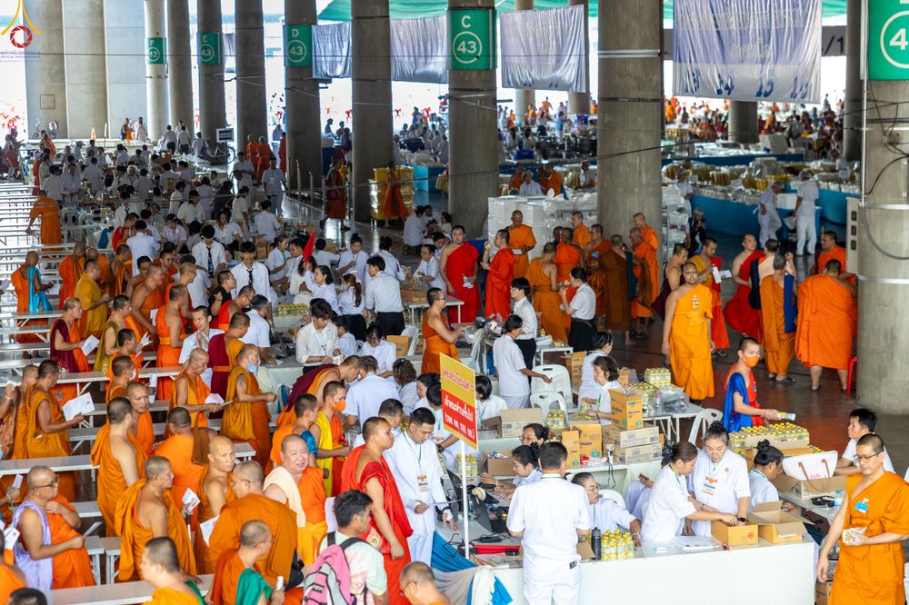 ภาพ No.323530:วันที่ 22 เมษายน พ.ศ.2569(วันคุ้มครองโลก) งานถวายมหาสังฆทาน 40,000 กว่าวัดทั่วประเทศ การเดินทางเข้าวัด , การต้อนรับปฏิสันถารพระสังฆาธิการ  ,  การจัดเตรียมภัตตาหาร , การลงทะเบียน