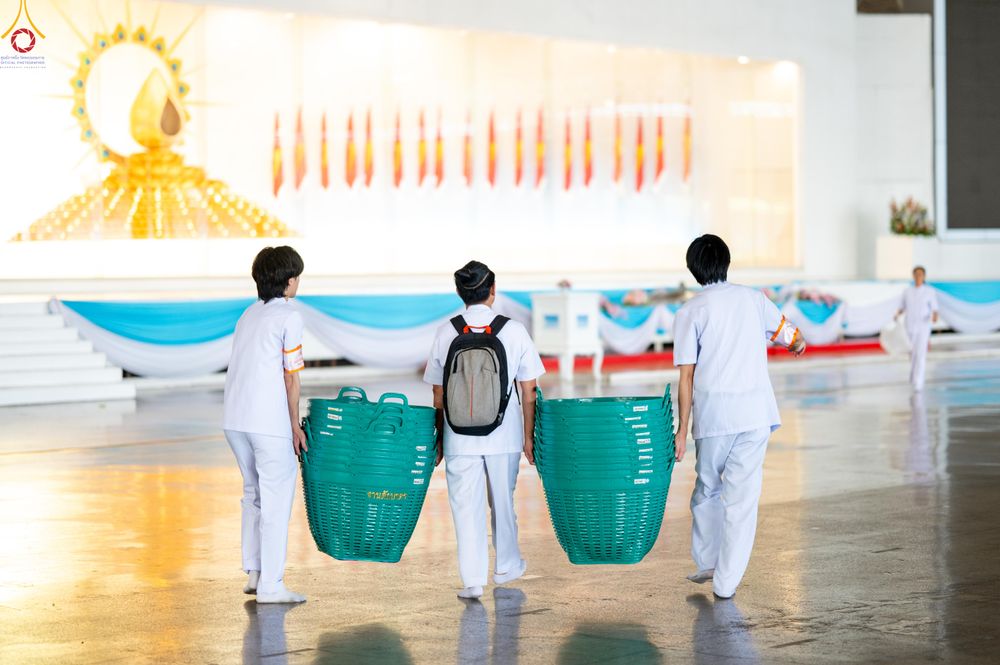 ภาพ No.318247:วันอาทิตย์ต้นเดือนที่ 5 เมษายน พ.ศ.2569 พิธีตักบาตร ณ บ้านแก้วเรือนทองคุณยายอาจารย์ฯ วัดพระธรรมกาย