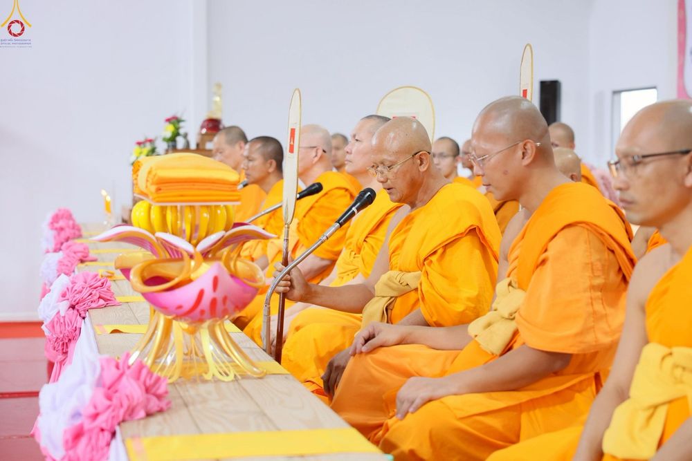 ภาพ No.272271:วันเสาร์ที่ 1 พฤศจิกายน พ.ศ. 2568 พิธีทอดกฐินสามัคคี สร้างกุฏิหมู่สามเณร ณ ศูนย์ปฏิบัติธรรมเบญจธรรม ปทุมธานี  ต.บ้านปทุม อ.สามโคก จ.ปทุมธานี