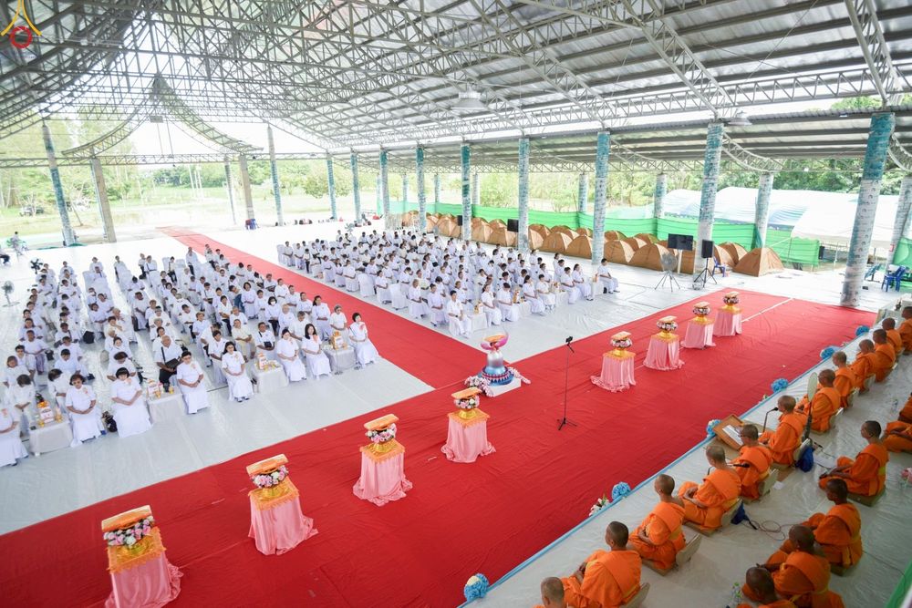 ภาพ No.249380:วันที่ 28 กันยายน พ.ศ. 2568 พิธีทอดผ้าป่าแผ่นบันมงคลมหาเศรษฐี อาคาร 80 ปี หลวงพ่อธัมมชโย ณ ศูนย์ปฏิบัติธรรมวิหารแดง ต.เจริญธรรม อ.วิหารแดง จ.สระบุรี