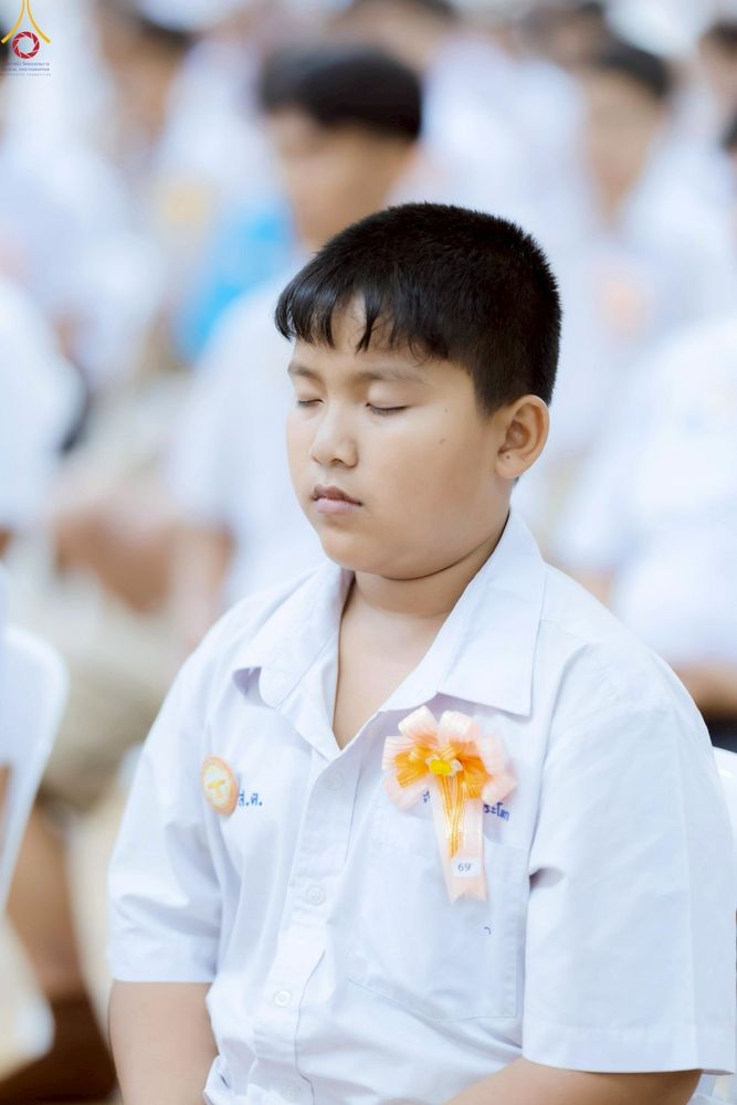 ภาพ No.245912:วันเสาร์ที่ 13 กันยายน พ.ศ. 2568 พิธีมอบผ้าไตรประธานกฐินสัมฤทธิ์เด็กดี V-Star ณ สภาธรรมกายสากล วัดพระธรรมกาย