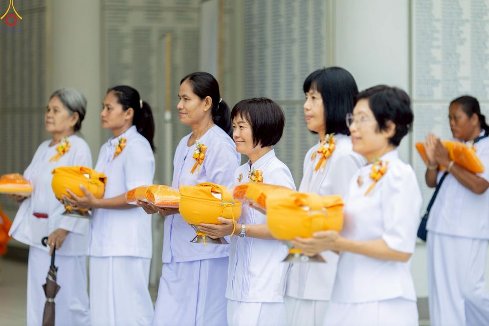 ภาพ No.227357:วันเสาร์ที่ 31 พฤษภาคม พ.ศ. 2568 พิธีเวียนประทักษิณรอบพระอุโบสถ ในพิธีอุปสมบท สามเณรเตรียม DCI รุ่นที่ 22 ณ อุโบสถพระไตรปิฎก วัดพระธรรมกาย