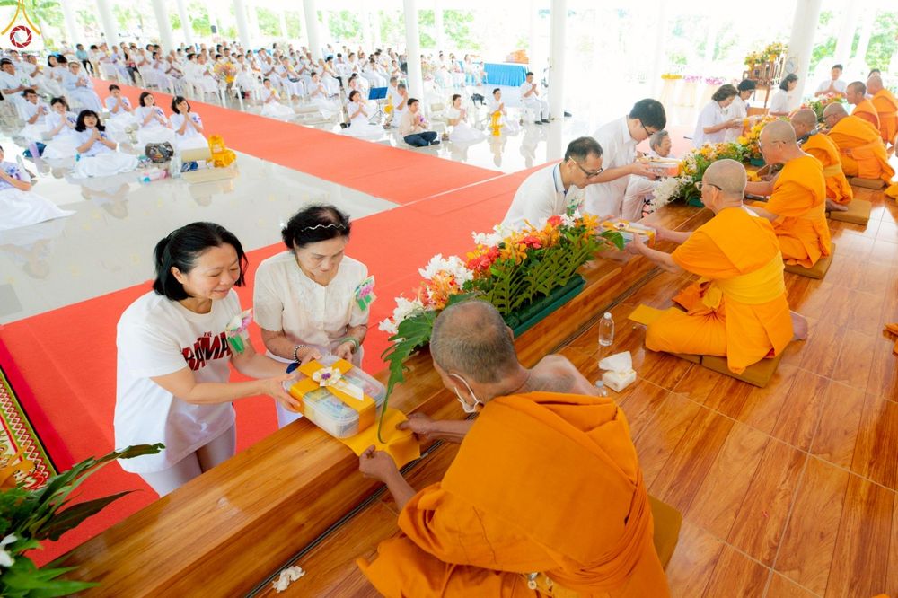 ภาพ No.263587:วันที่ 23 ตุลาคม พ.ศ. 2568 พิธีทอดกฐินสามัคคี เพื่อปรับปรุงและต่อเติมอาคารอเนกประสงค์ และพิธีทอดกฐินสามัคคีทั่วไทย 30,000 วัด ณ ศูนย์ปฏิบัติธรรมโพธารามราชบุรี ตำบลเขาชะงุ้ม อำเภอโพธาราม จังหวัดราชบุรี