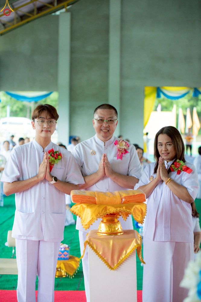 ภาพ No.255262:วันที่ 12 ตุลาคม พ.ศ. 2568 พิธีอัญเชิญพระบรมสารีริกธาตุและบรรจุ ลงในพระเกตุพระประธาน , พิธีทอดกฐินสามัคคีทั่วไทย 30,000 วัด โดยคณะศิษยานุศิษย์ วัดพระธรรมกาย  บูชาธรรม 81 ปี หลวงพ่อธัมมชโย ณ ธุดงคสถานเขาย้อย จ.เพชรบุรี