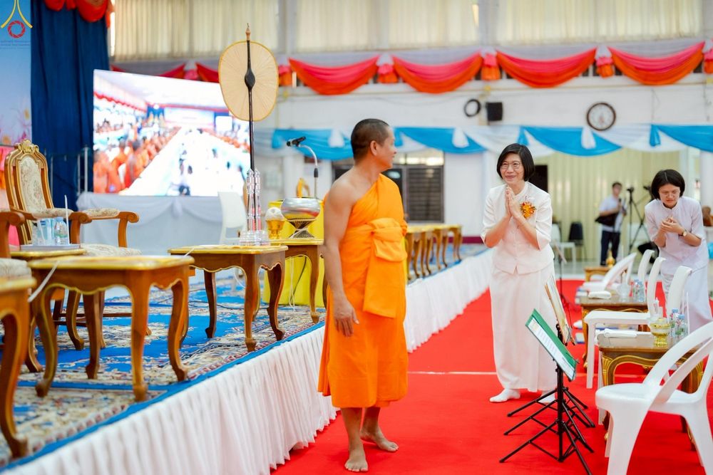 ภาพ No.233522:วันจันทร์ที่ 7 กรกฎาคม พ.ศ. 2568 จังหวัดบุรีรัมย์รวมใจ สัมมนาคณะสงฆ์ เพื่อฟื้นฟูพระพุทธศาสนา  โครงการทอดกฐินสามัคคีทั่วไทย 30,000 วัด ประจำปีพุทธศักราช 2568 และพิธีถวายมหาสังฆทาน 300 กว่าวัด โดยคณะศิษยานุศิษย์ บูชาธรรม 81 ปี หลวงพ่อธัมมชโย  ณ วัดกลาง พระ