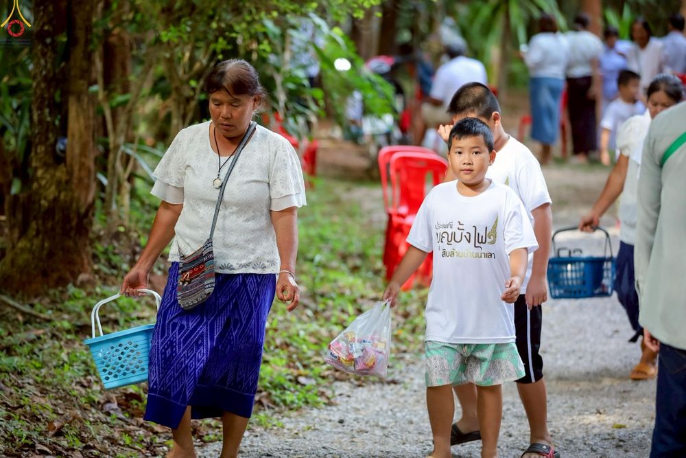ภาพ No.251021:วันที่ 9 ตุลาคม พ.ศ. 2568 พิธีทอดกฐินสามัคคีทั่วไทย 30,000 วัด โดยคณะศิษยานุศิษย์ บูชาธรรม 81 ปี หลวงพ่อธัมมชโย ณ วัดห้วยน้ำริน ต.ร่องจิก อ.ภูเรือ จ.เลย