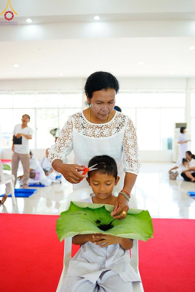 ภาพ No.134838:พิธีตัดปอยผม พิธีขอขมารับผ้าไตร พิธีบรรพชา และพิธีถวายบาตร ในโครงการบรรพชาสามเณร ฟื้นฟูพระพุทธศาสนาทั่วไทย  ณ ศูนย์ปฏิบัติธรรมและศูนย์อบรมเยาวชนเพชรบุรี ต.ท่าแลง อ.ท่ายาง จ.เพชรบุรี