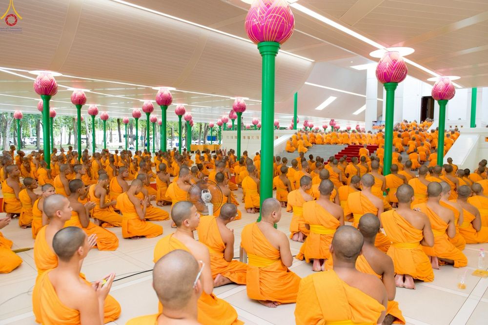 ภาพ No.250631:วันอังคารที่ 7 ตุลาคม พ.ศ. 2568 พิธีมหาปวารณาออกพรรษา ณ โบสถ์พระไตรปิฎก วัดพระธรรมกาย