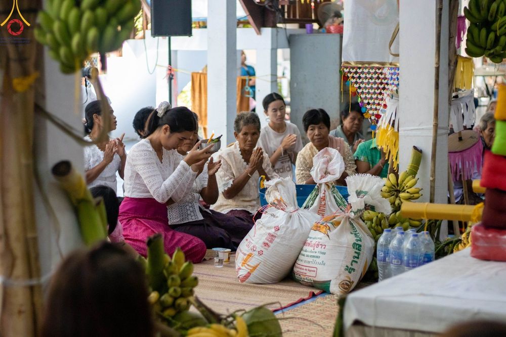 ภาพ No.92986:พิธีทอดกฐินสามัคคีทั่วไทย 5,000 วัด โดยคณะศิษยานุศิษย์วัดพระธรรมกาย น้อมบูชาธรรม 79 ปี หลวงพ่อธัมมชโย ณ วัดทรงศิรินาวาส จ.บุรีรัมย์ วันที่ 8 พฤศจิกายน พ.ศ.2566