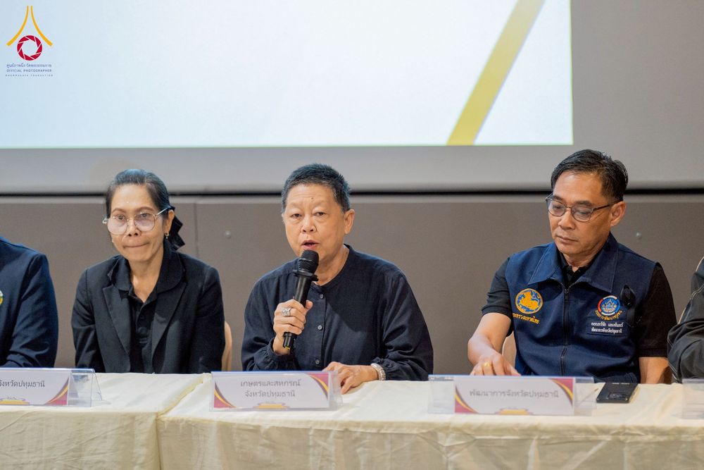 ภาพ No.271960:วันที่ 22 พฤศจิกายน พ.ศ. 2568 ผู้ว่าฯ ปทุมธานี ลงพื้นที่เยี่ยม “อำเภอคลองหลวง” พร้อมชมการเตรียมความพร้อมเทศกาลสวนดอกไม้ปทุมธานี “ทุ่งสวรรค์ ตะวันฉาย” ณ วัดพระธรรมกาย