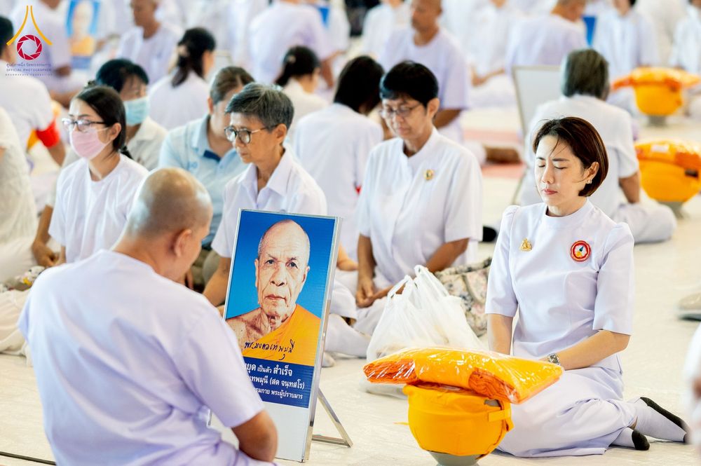 ภาพ No.277390:วันเสาร์ที่ 6 ธันวาคม พ.ศ. 2568 พิธีบรรพชาอุปสมบทและพิธีถวายบาตร โครงการอุปสมบทบูชาธรรมมหาปูชนียาจารย์ ประจำปี พ.ศ.2568 โครงการบวชพระนานาชาติ AEC และ WAB รุ่น CEO (นักบริหาร) รุ่นที่ 5 ณ โบสถ์พระไตรปิฏก วัดพระธรรมกาย