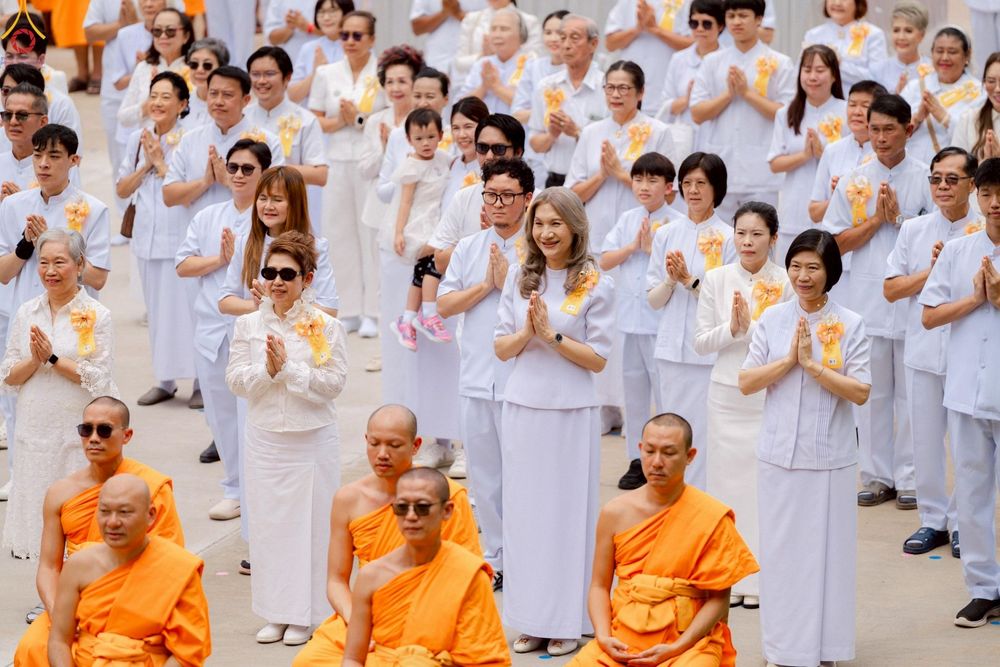 ภาพ No.239338:วันอาทิตย์ที่ 17 สิงหาคม พ.ศ. 2568 พิธีอัญเชิญรูปเหมือนพระมงคลเทพมุนี (สด จันทสโร) ณ ศาลากลางจังหวัดเลย ถึงลานพญานาค สวนสาธารณะกุดป่อง อ.เมือง จ.เลย