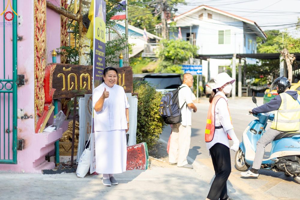 ภาพ No.117115:V.16 เป็นทีม การเตรียมงาน เก็บงาน การรับบุญของเจ้าหน้าที่หน่วยงานต่างๆ เพื่อโครงการธรรมยาตรา กตัญญูบูชามหาปูชนียาจารย์ พระมงคลเทพมุนี (สด จนฺทสโร) พระผู้ปราบมาร อนุสรณ์สถาน 7 แห่ง ปีที่ 12 ระหว่างวันที่ 2 - 31 มกราคม พ.ศ. 2567