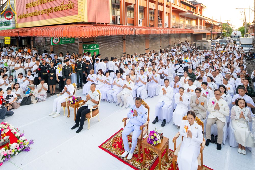 ภาพ No.311176:วันเสาร์ที่ 28 กุมภาพันธ์ พ.ศ. 2569 พิธีตักบาตรพระมหากุศล 11,250 รูป เฉลิมฉลอง 1,250 ปีศรีธรรมราชเจดีย์ สู่มรดกโลก ณ ถนนราชดำเนิน บริเวณหน้าวัดพระมหาธาตุวรมหาวิหาร อ.เมือง จ.นครศรีธรรมราช