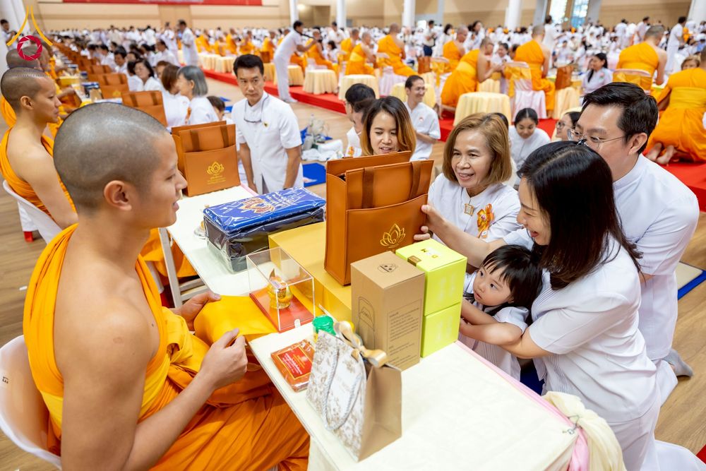 ภาพ No.272938:วันอาทิตย์ที่ 23 พฤศจิกายน พ.ศ.2568 พิธีมุทิตาสักการะ พระมหาเถระและพระเถระ ประจำปีพุทธศักราช 2568 ณ ห้องแก้วสารพัดนึก 2 สภาธรรมกายสากล  วัดพระธรรมกาย