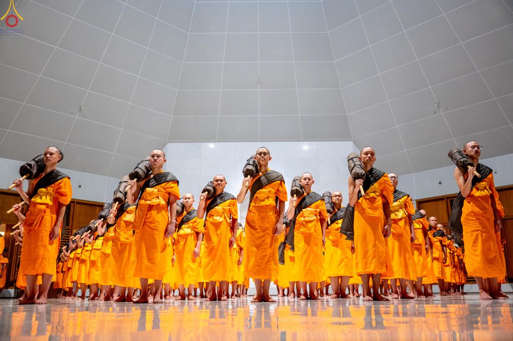 ภาพ No.288394:วันที่ 4 มกราคม พ.ศ. 2569 พระธรรมยาตราปฏิบัติธรรม และถ่ายภาพหมู่ประวัติศาสตร์ ในโครงการธรรมยาตรา กตัญญูบูชา มหาปูชนียาจารย์ พระมงคลเทพมุนี(สด จนฺทสโร) พระผู้ปราบมาร อนุสรณ์สถาน 7 แห่ง ปีที่ 14 ณ อนุสรณ์สถานมหาวิหารพระมงคลเทพมุนี (โลตัสแลนด์) อ.สองพี่น้อง