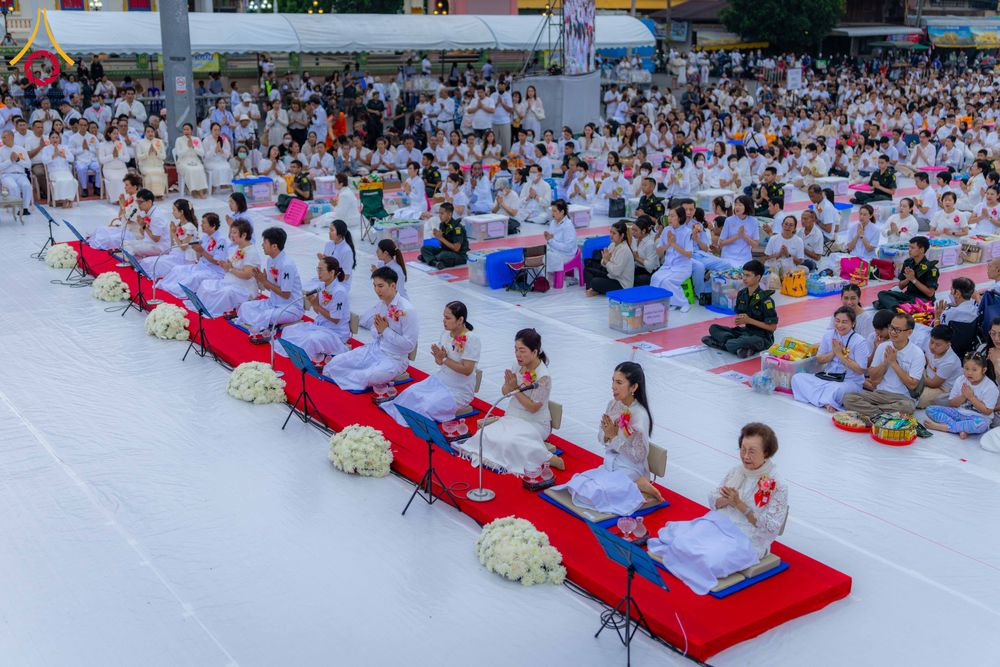 ภาพ No.284655:วันอาทิตย์ที่ 14 ธันวาคม พ.ศ.2568  พิธีทำบุญเมืองสุราษฎร์ธานี 110ปี และพิธีตักบาตรพระสงฆ์ 1,110 รูป  ณ บริเวณริมน้ำวัดกลาง (เก่า) ถนนบ้านดอน ตำบลตลาดใหม่ อำเภอเมือง จังหวัดสุราษฎร์ธานี