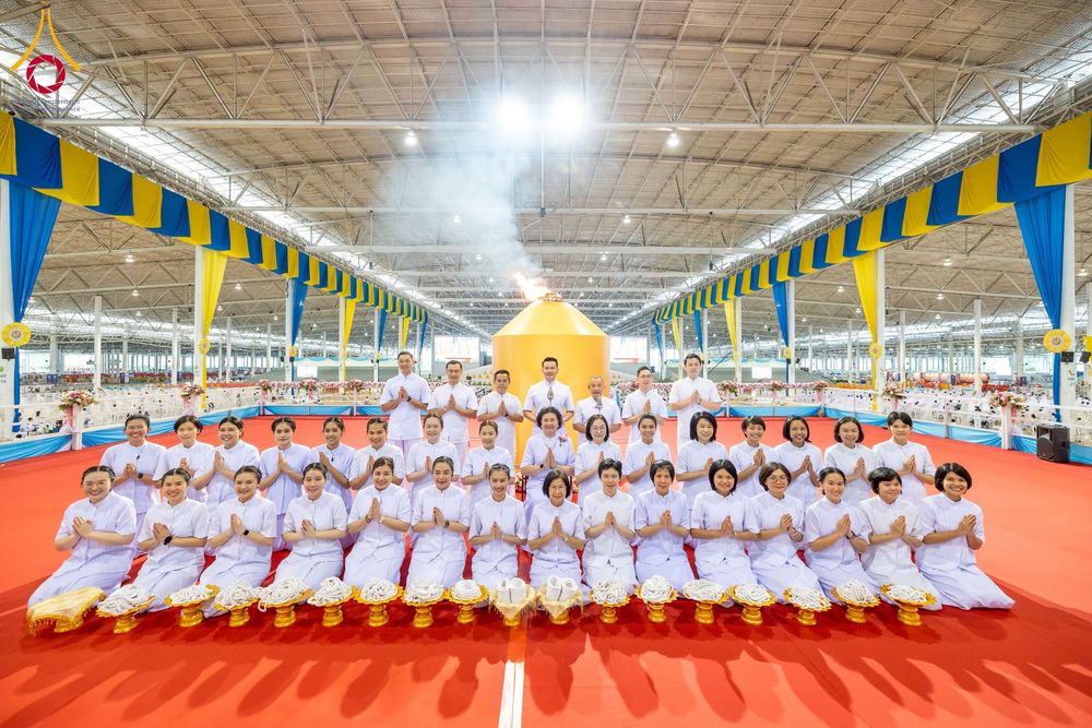 ภาพ No.261330:วันอาทิตย์ที่ 5 ตุลาคม พ.ศ. 2568 พิธีจุดเทียนใจ ไฟนิรันด์ อนันตชัย ณ สภาธรรมกายสากล วัดพระธรรมกาย