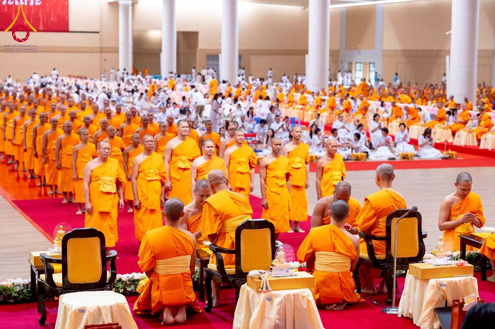 ภาพ No.272995:วันอาทิตย์ที่ 23 พฤศจิกายน พ.ศ.2568 พิธีมุทิตาสักการะ พระมหาเถระและพระเถระ ประจำปีพุทธศักราช 2568 ณ ห้องแก้วสารพัดนึก 2 สภาธรรมกายสากล  วัดพระธรรมกาย