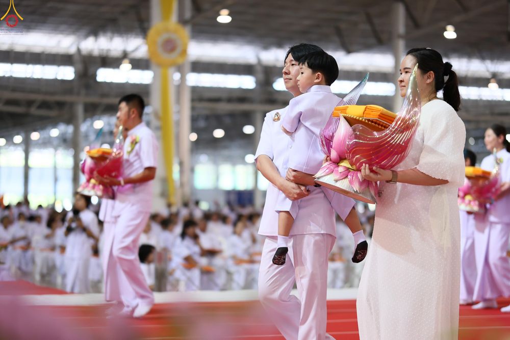 ภาพ No.318478:วันอาทิตย์ต้นเดือนที่ 5 เมษายน พ.ศ.2569 พิธีทอดผ้าป่าสมทบมหาสังฆทาน 40,000 กว่าวัดทั่วประเทศ ณ สภาธรรมกายสากล วัดพระธรรมกาย