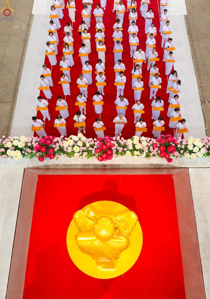 ภาพ No.318508:วันอาทิตย์ต้นเดือนที่ 5 เมษายน พ.ศ.2569 พิธีทอดผ้าป่าสมทบมหาสังฆทาน 40,000 กว่าวัดทั่วประเทศ ณ สภาธรรมกายสากล วัดพระธรรมกาย