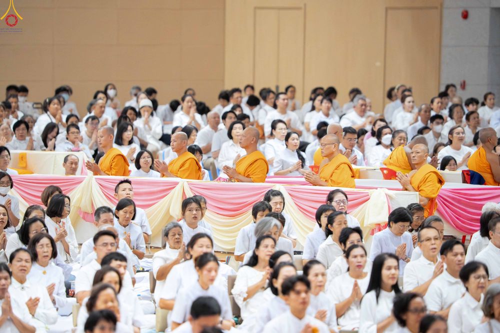 ภาพ No.343596:วันที่ 16 สิงหาคม พ.ศ.2569 พิธีถวายคิลานเภสัช และอุปกรณ์ทางการแพทย์ ณ ห้องแก้วสารพัดนึก2 วัดพระธรรมกาย