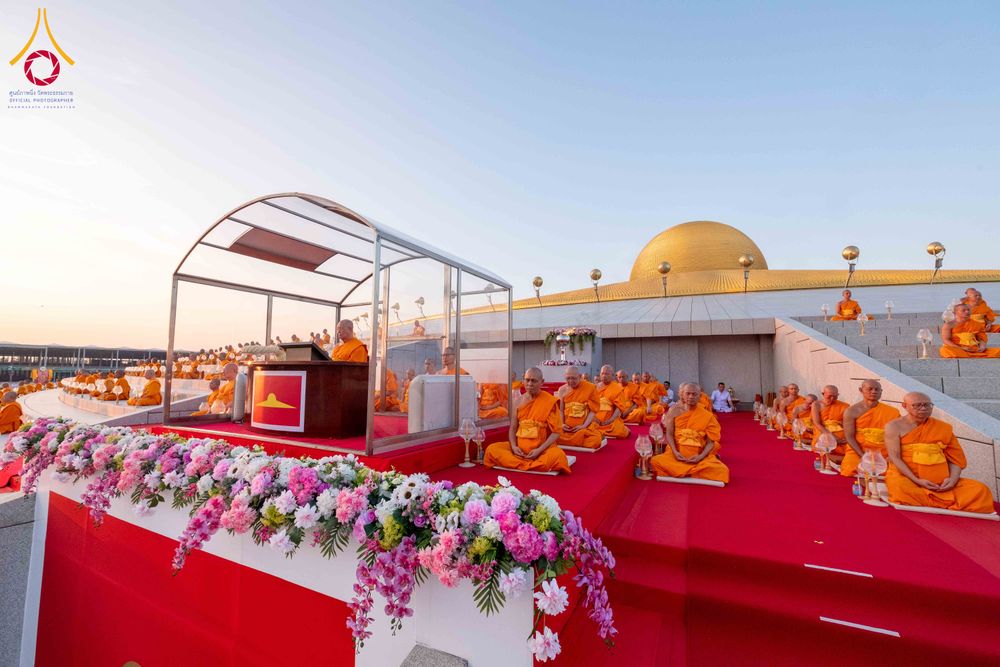 ภาพ No.312070:วันอังคารที่ 3 มีนาคม พ.ศ.2569 พิธีเวียนประทักษิณและจุดมาฆประทีป ณ ลานธรรมพระมหาธรรมกายเจดีย์ วัดพระธรรมกาย