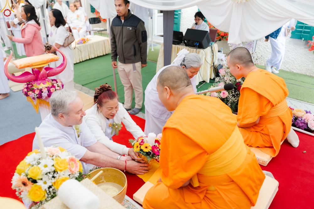 ภาพ No.286173:วันที่ 13 กรกฎาคม พ.ศ. 2568  พิธีทอดผ้าป่าฉลอง 13 ปี  วัดพระธรรมกายสวิตเซอร์แลนด์