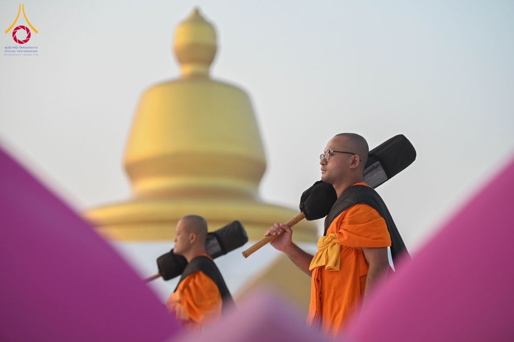 ภาพ No.299809:วันที่ 19 มกราคม พ.ศ.2569 พระธรรมยาตราปฏิบัติธรรมและถ่ายภาพหมู่ประวัติศาสตร์ ณ อนุสรณ์สถานลำดับที่ 5 สถานที่เผยแผ่วิชชาธรรมกายครั้งแรก  อนุสรณ์สถานบางปลาวัดบางปลา อ.บางเลน จ.นครปฐม ในโครงการธรรมยาตรา กตัญญูบูชา มหาปูชนียาจารย์ พระมงคลเทพมุนี(สด จนฺทสโร) 