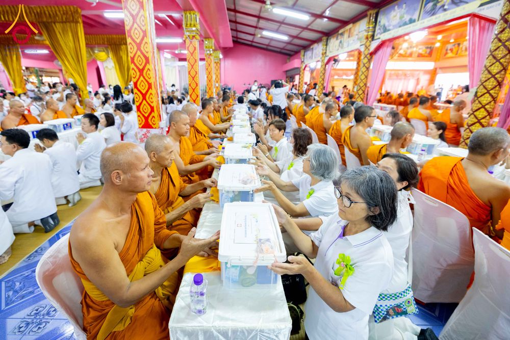 ภาพ No.298339:วันที่ 17 มกราคม พ.ศ. 2569  พิธีเจริญพระพุทธมนต์ ปฏิบัติธรรม มอบทุนการศึกษา ถวายสังฆทาน 109 วัด โครงการธรรมยาตราปีที่ 14 ณ วัดตะเคียน อำเภอบางกรวย จังหวัดนนทบุรี