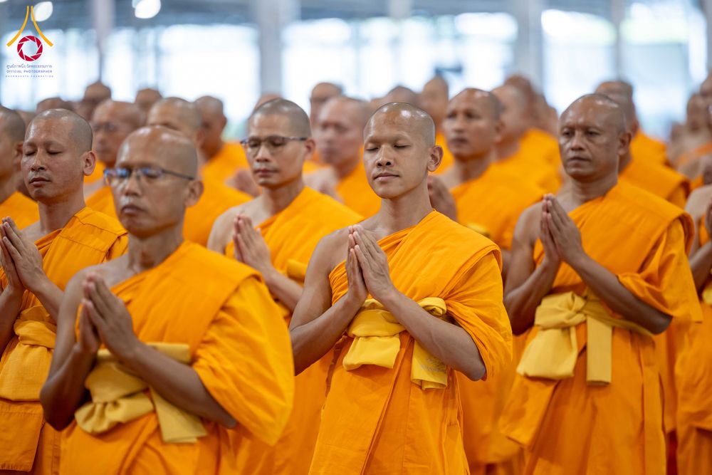 ภาพ No.308716:วันที่ 1 กุมภาพันธ์ พ.ศ. 2569 พิธีรับประกาศนียบัตร และพระของขวัญพระธรรมยาตรา ณ สภาธรรมกายสากล วัดพระธรรมกาย จ.ปทุมธานี