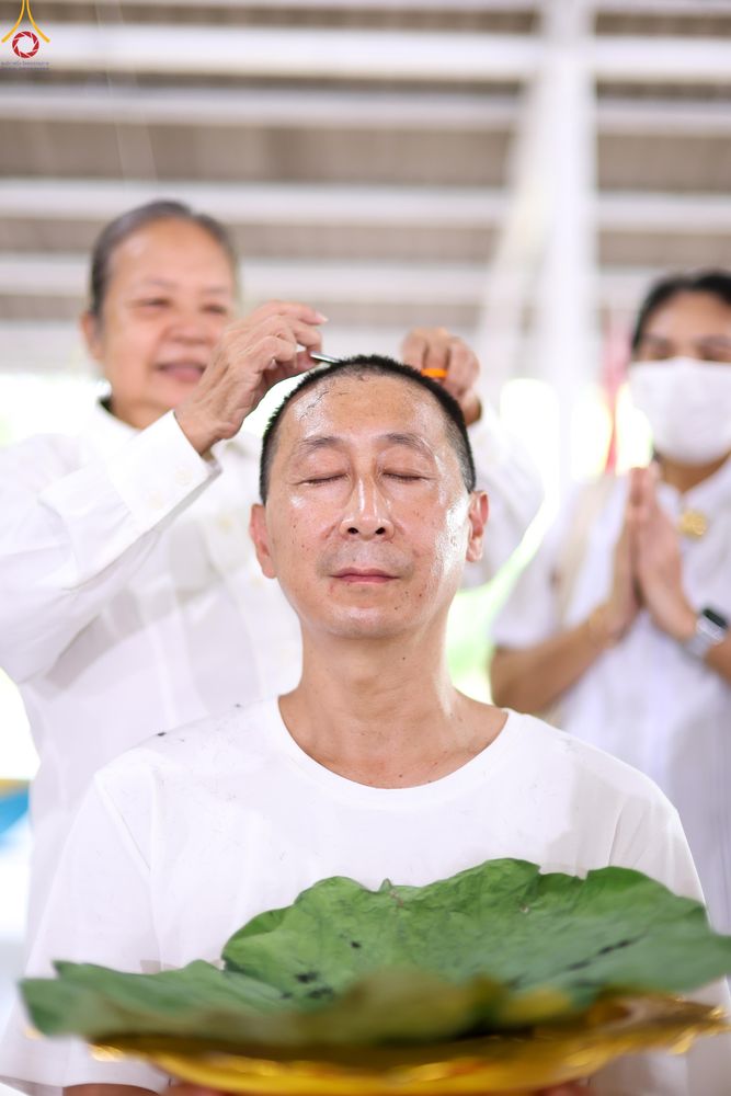 ภาพ No.338307:วันอาทิตย์ที่ 5 กรกฎาคม พศ.2569 พิธีตัดปอยผมธรรมทายาทนานาชาติ IDOP รุ่นที่ 21 จากประเทศจีน มาเลเซีย สิงคโปร์ และไต้หวัน ณ โถงช้าง วัดพระธรรมกาย
