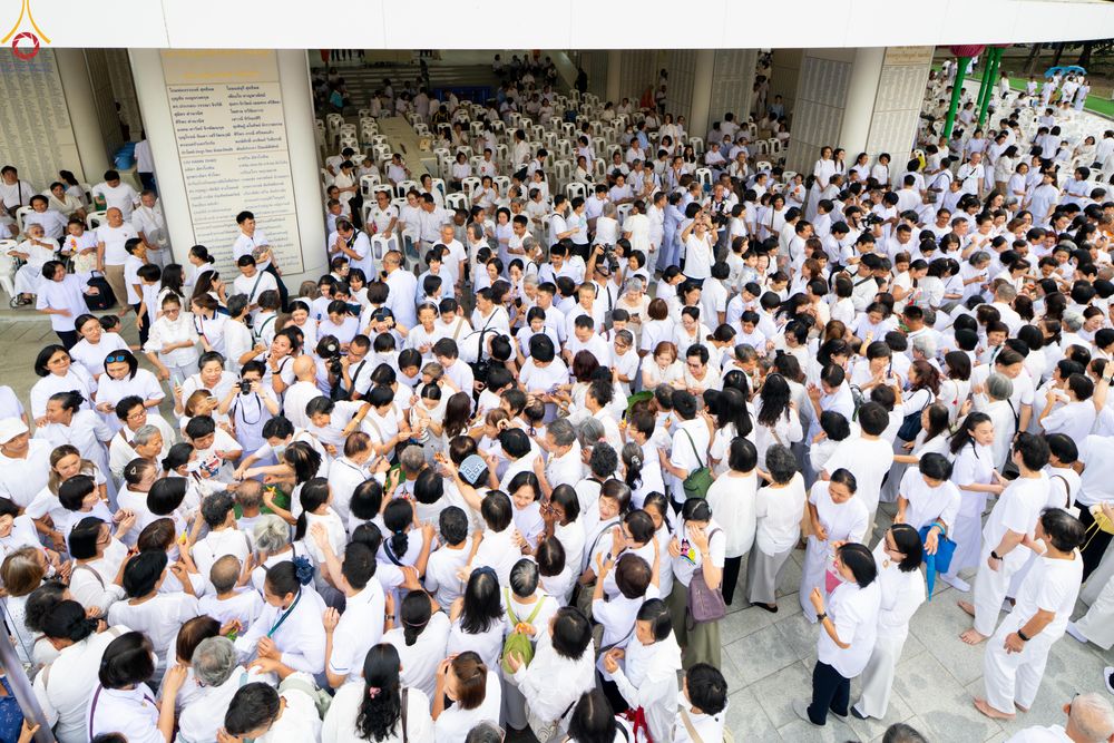 ภาพ No.330190:วันที่ 30 พฤษภาคม พ.ศ.2569 พิธีตัดปอยผมและปลงผม อุบาสกอุปสมบทอุทิศชีวิต 11 ท่าน ณ โบสถ์พระไตรปิฎก วัดพระธรรมกาย จังหวัดปทุมธานี