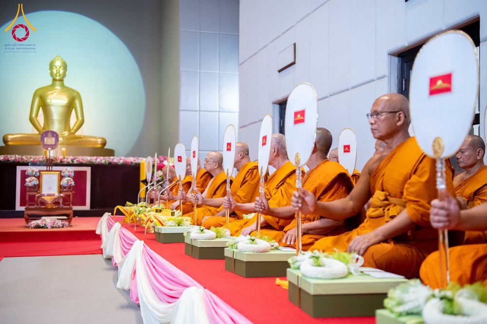 ภาพ No.309015:วันอาทิตย์ที่ 8 กุมภาพันธ์ พ.ศ. 2569  พิธีต้อนรับพระบัญชาสมเด็จพระสังฆราช แต่งตั้ง  “พระครูปลัดรัตนวีรวัฒน์” (รังสฤษดิ์ อิทฺธิจินฺตโก) เจ้าอาวาสวัดพระธรรมกาย ให้ดำรงตำแหน่ง “ที่ปรึกษาเจ้าคณะจังหวัดปทุมธานี”