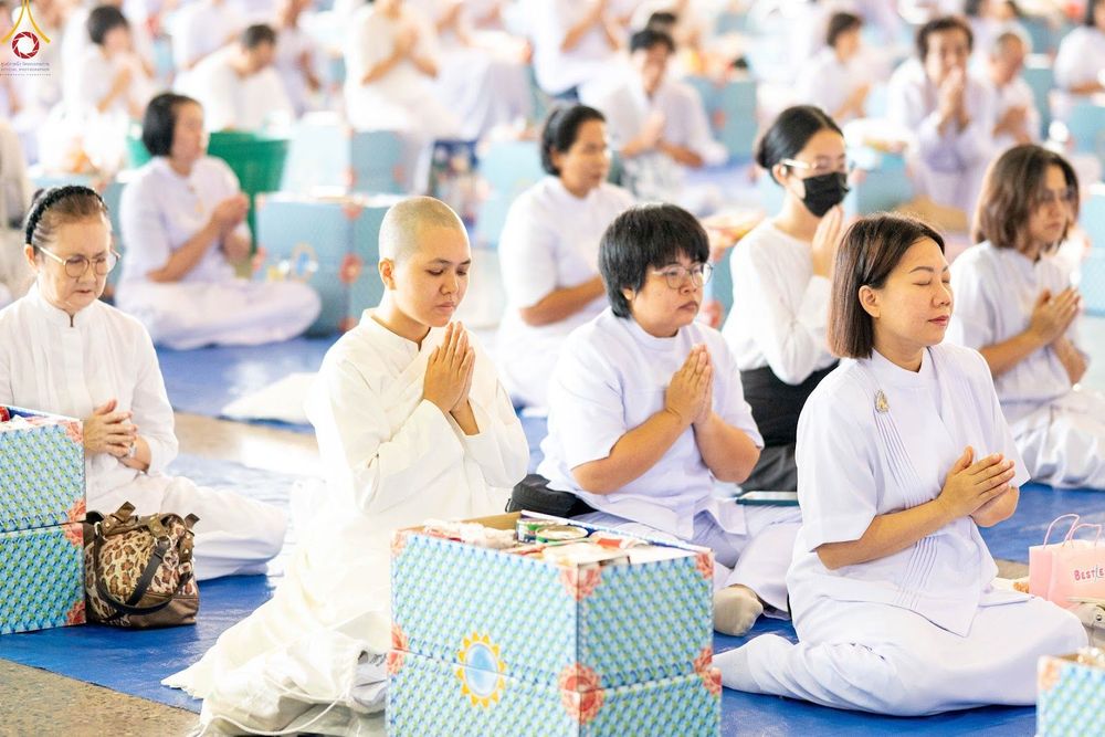 ภาพ No.345363:วันพฤหัสบดีที่ 27 สิงหาคม พ.ศ.2569 พิธีตักบาตรในวันธรรมชัย ณ สภาธรรมกายสากล วัดพระธรรมกาย ปทุมธานี