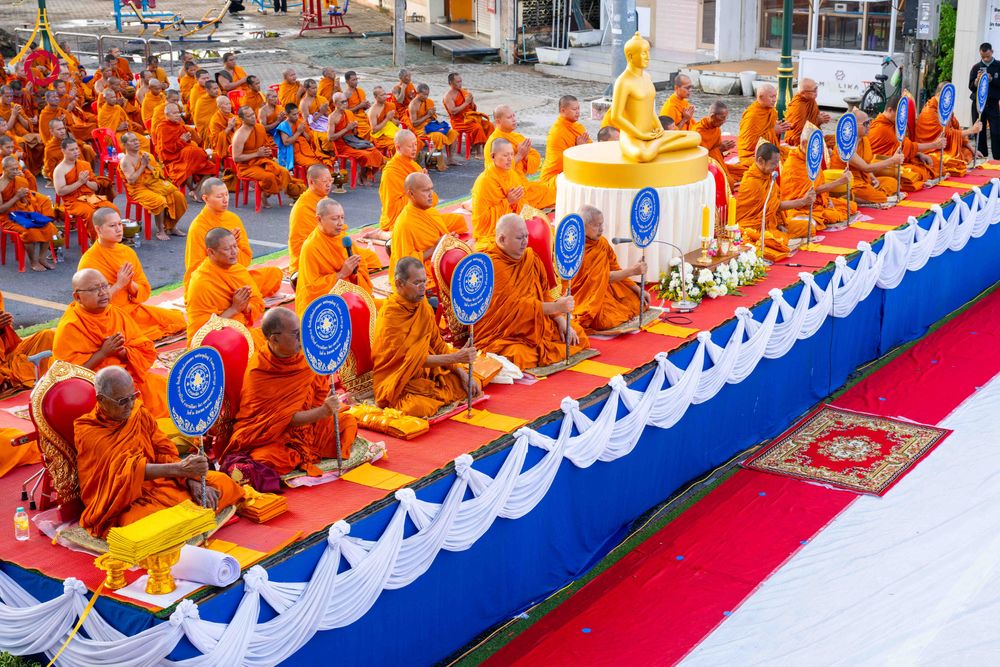 ภาพ No.329484:วันอาทิตย์ที่ 24 พฤษภาคม พ.ศ. 2569 พิธีตักบาตรพระ 1,000 รูป เพื่อถวายเป็นพุทธบูชาในเทศกาลวิสาขบูชาโลก และ ถวายเป็นพระราชกุศล  ณ ลานศิลปวัฒนธรรม เมืองปัตตานี จ.ปัตตานี