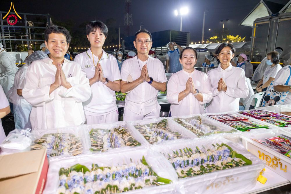 ภาพ No.296620:วันที่ 18 มกราคม พ.ศ. 2569 พิธีถวายภัตตาหารเป็นสังฆทาน แด่พระธรรมยาตรา ณ วัดโบสถ์บน ต.บางคูเวียง จ.นนทบุรี อนุสรณ์สถานลำดับที่ 4 สถานที่เกิดด้วยกายธรรม ในโครงการธรรมยาตรา กตัญญูบูชา มหาปูชนียาจารย์ พระมงคลเทพมุนี(สด จนฺทสโร) พระผู้ปราบมาร อนุสรณ์สถาน 7 แ