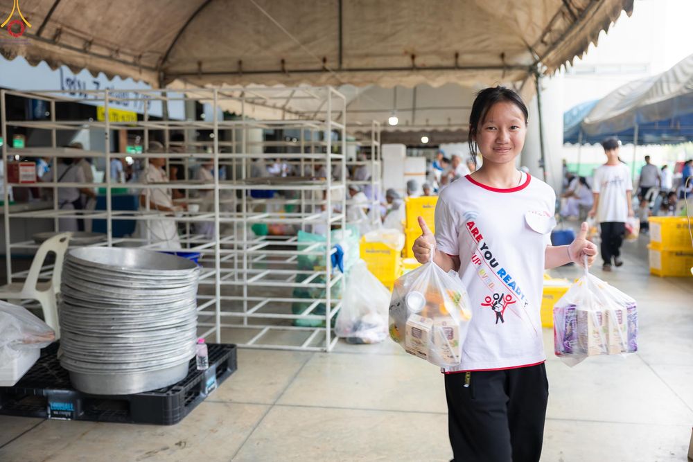 ภาพ No.325936:วันที่ 22 เมษายน พ.ศ.2569(วันคุ้มครองโลก) งานถวายมหาสังฆทาน 40,000 กว่าวัดทั่วประเทศ เจ้าหน้าที่ สาธุชน ร่วมใจจัดเตรียมภัตตาหารเพล (ชุด 2)