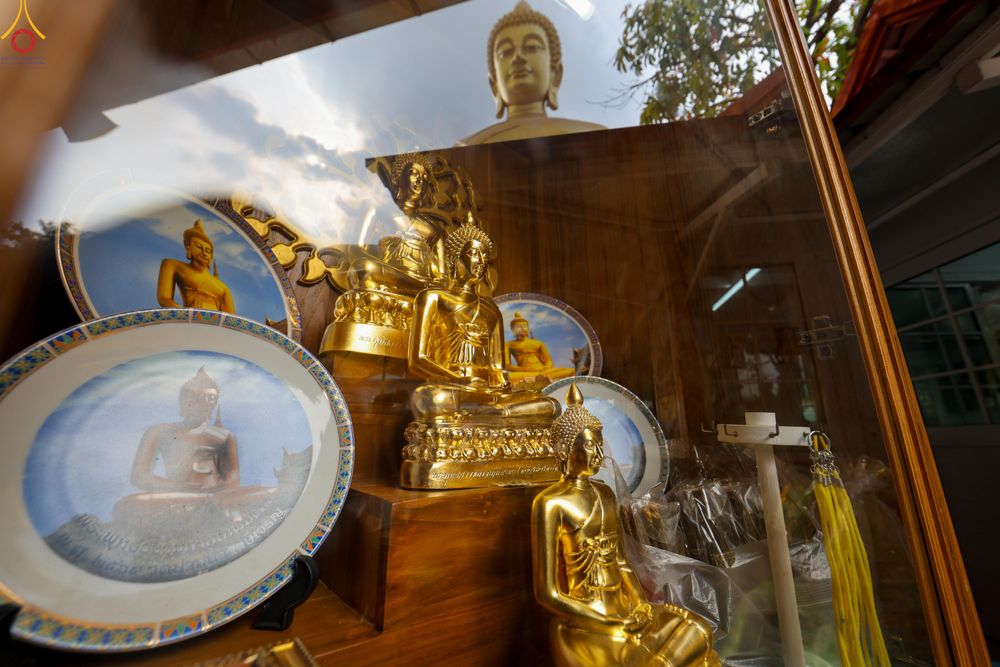 ภาพ No.299938:วันที่ 22 มกราคม พ.ศ.2569 พระธรรมยาตราปฏิบัติธรรม และถ่ายภาพหมู่ประวัติศาสตร์ ณ อาคารธรรมยาตรา กตัญญูบูชามหาปูชนียาจารย์  ตรงข้ามวัดปากน้ำภาษีเจริญ จ.กรุงเทพมหานคร ในโครงการธรรมยาตรา กตัญญูบูชา มหาปูชนียาจารย์ พระมงคลเทพมุนี(สด จนฺทสโร) พระผู้ปราบมาร อนุ