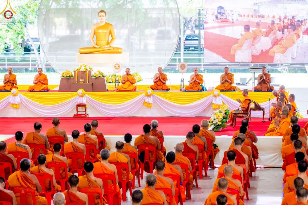 ภาพ No.86631:พิธีเจริญพระพุทธมนต์ถวายพระพรชัยมงคลแด่ สมเด็จพระนางเจ้าสิริกิติ์ พระบรมราชินีนาถ พระบรมราชชนนีพันปีหลวง พระบาทสมเด็จพระวชิรเกล้าเจ้าอยู่หัว และสมเด็จพระนางเจ้าฯ พระบรมราชินี วันจันทร์ที่ ๒๘ สิงหาคม พ.ศ. ๒๕๖๖ ณ มณฑลพิธีฯ อาคารโถงช้างฯ วัดพระธรรมกาย